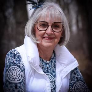 Meet your Posher, Beverly